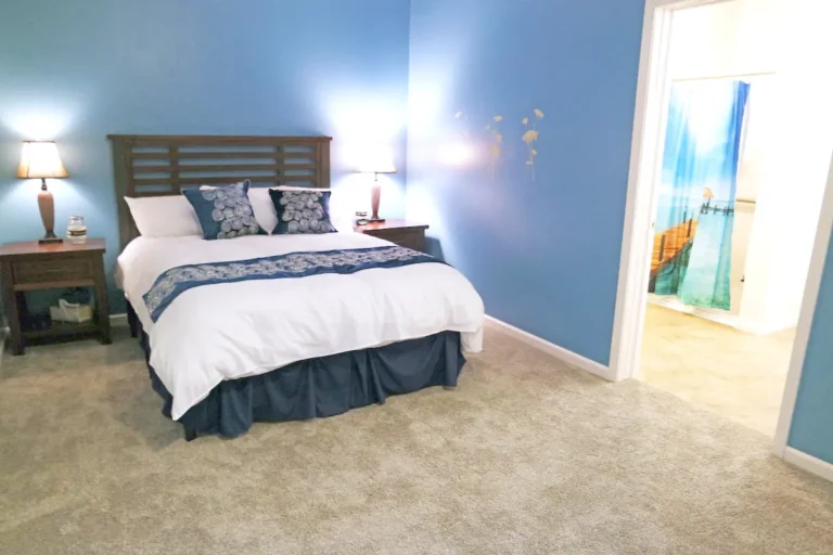 summer in california room, bed